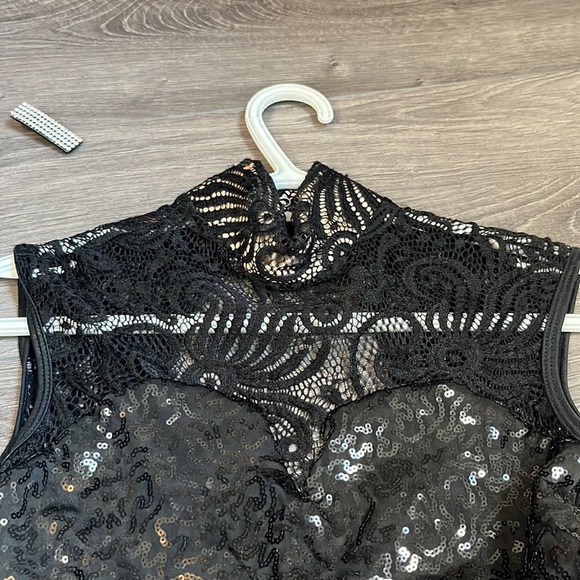 Sassy black sequinned/lace dance costume childs large - Picture 5 of 11